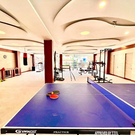 Vista Resort, Manali - ! Near Mall Road !! Hot & Cold Ac Rooms !! Best Selling !! Big Parking !! Luxury Collection !! Open Terrace !! Lift !! Playing Zone !! Property Of The Year ! 外观 照片