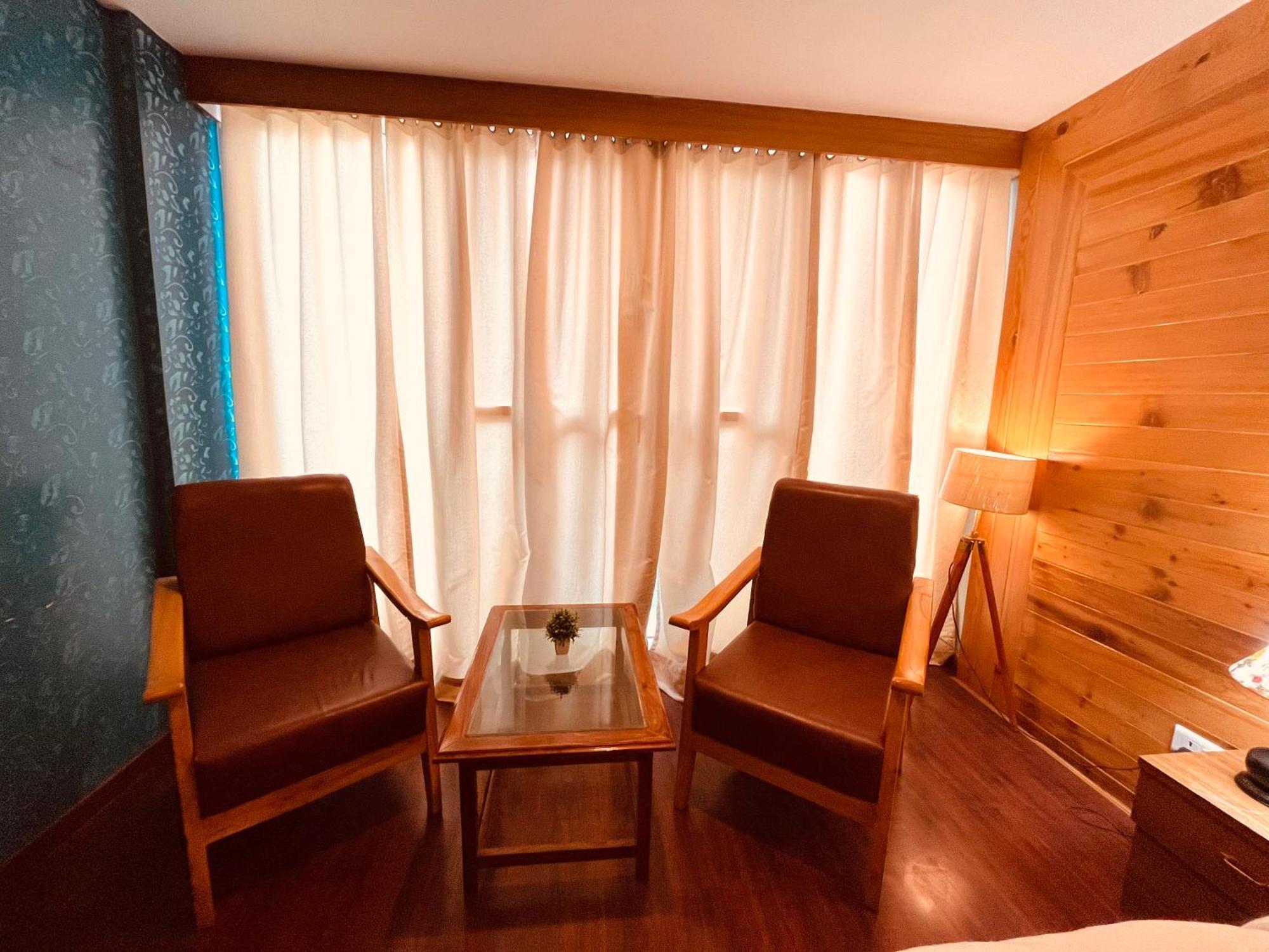 Vista Resort, Manali - ! Near Mall Road !! Hot & Cold Ac Rooms !! Best Selling !! Big Parking !! Luxury Collection !! Open Terrace !! Lift !! Playing Zone !! Property Of The Year ! 外观 照片