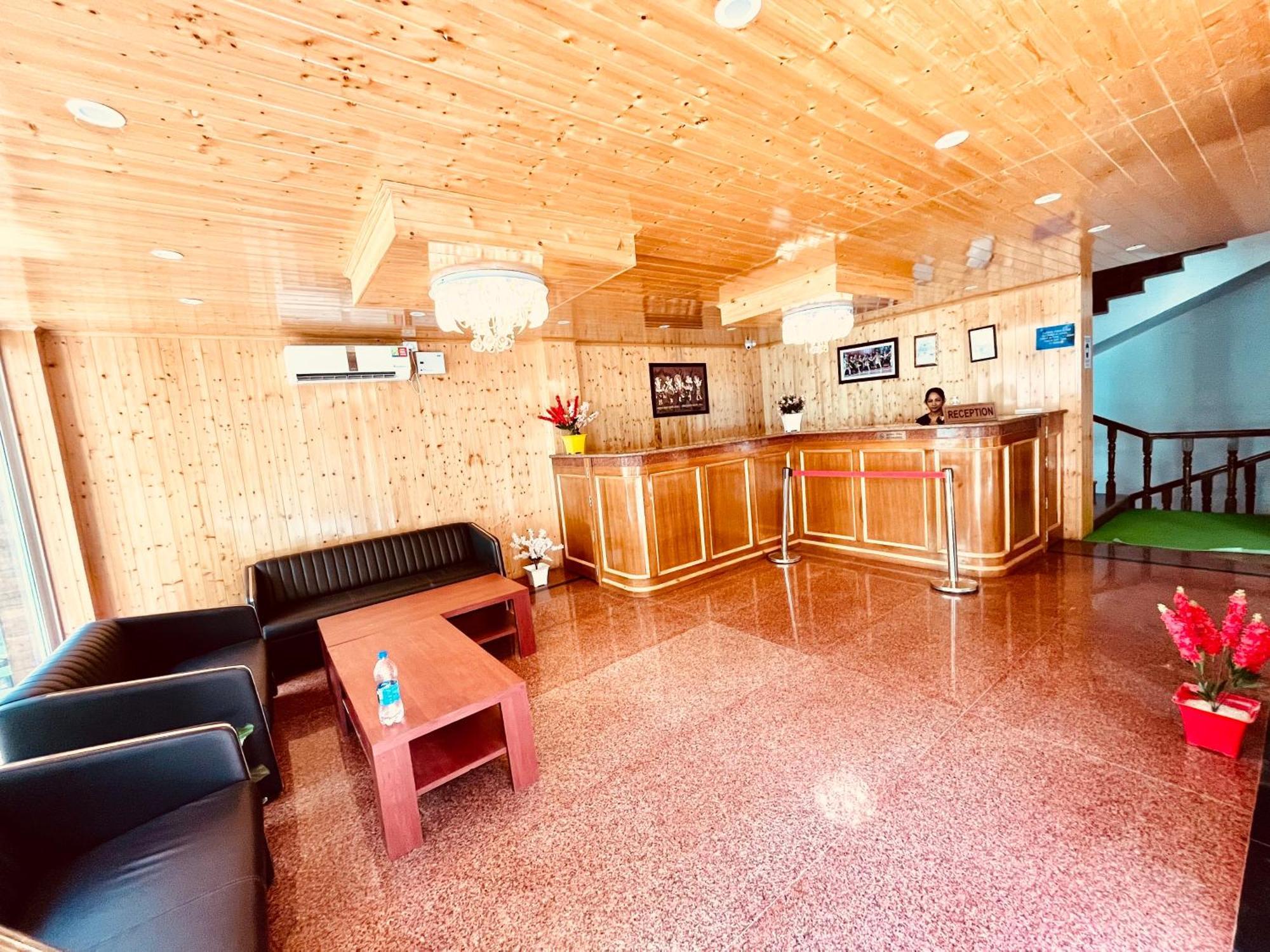 Vista Resort, Manali - ! Near Mall Road !! Hot & Cold Ac Rooms !! Best Selling !! Big Parking !! Luxury Collection !! Open Terrace !! Lift !! Playing Zone !! Property Of The Year ! 外观 照片