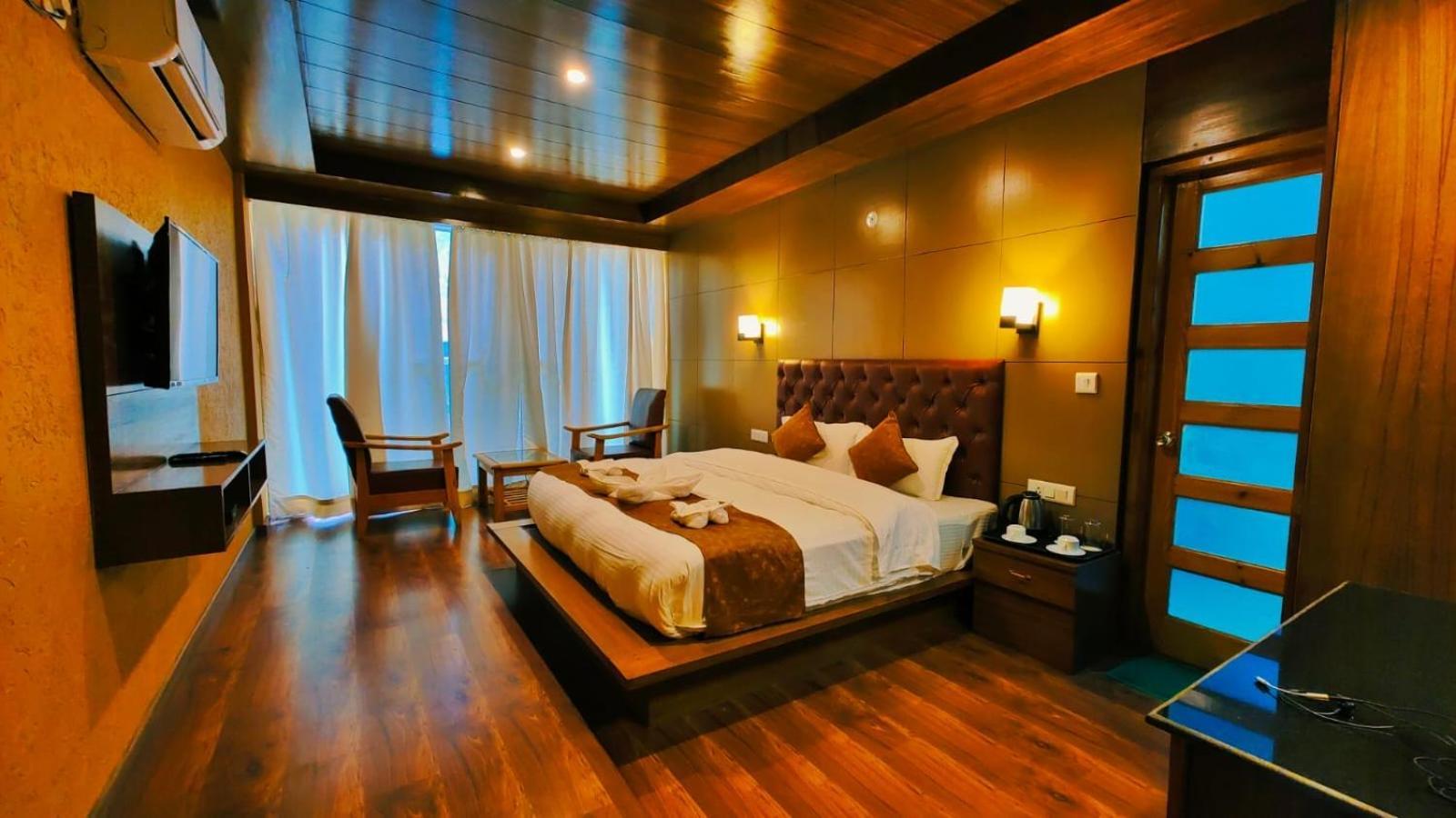 Vista Resort, Manali - ! Near Mall Road !! Hot & Cold Ac Rooms !! Best Selling !! Big Parking !! Luxury Collection !! Open Terrace !! Lift !! Playing Zone !! Property Of The Year ! 外观 照片