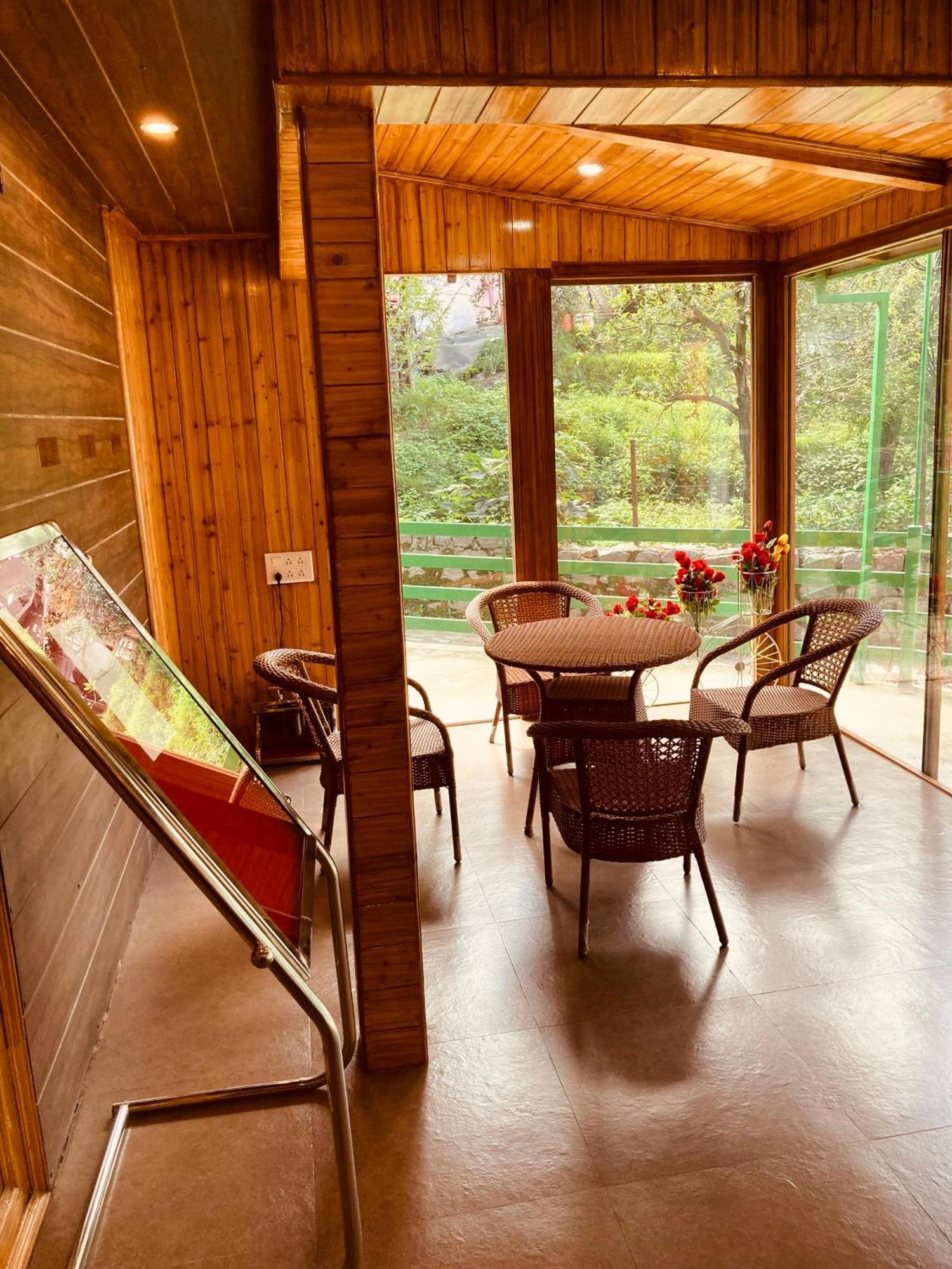 Vista Resort, Manali - ! Near Mall Road !! Hot & Cold Ac Rooms !! Best Selling !! Big Parking !! Luxury Collection !! Open Terrace !! Lift !! Playing Zone !! Property Of The Year ! 外观 照片