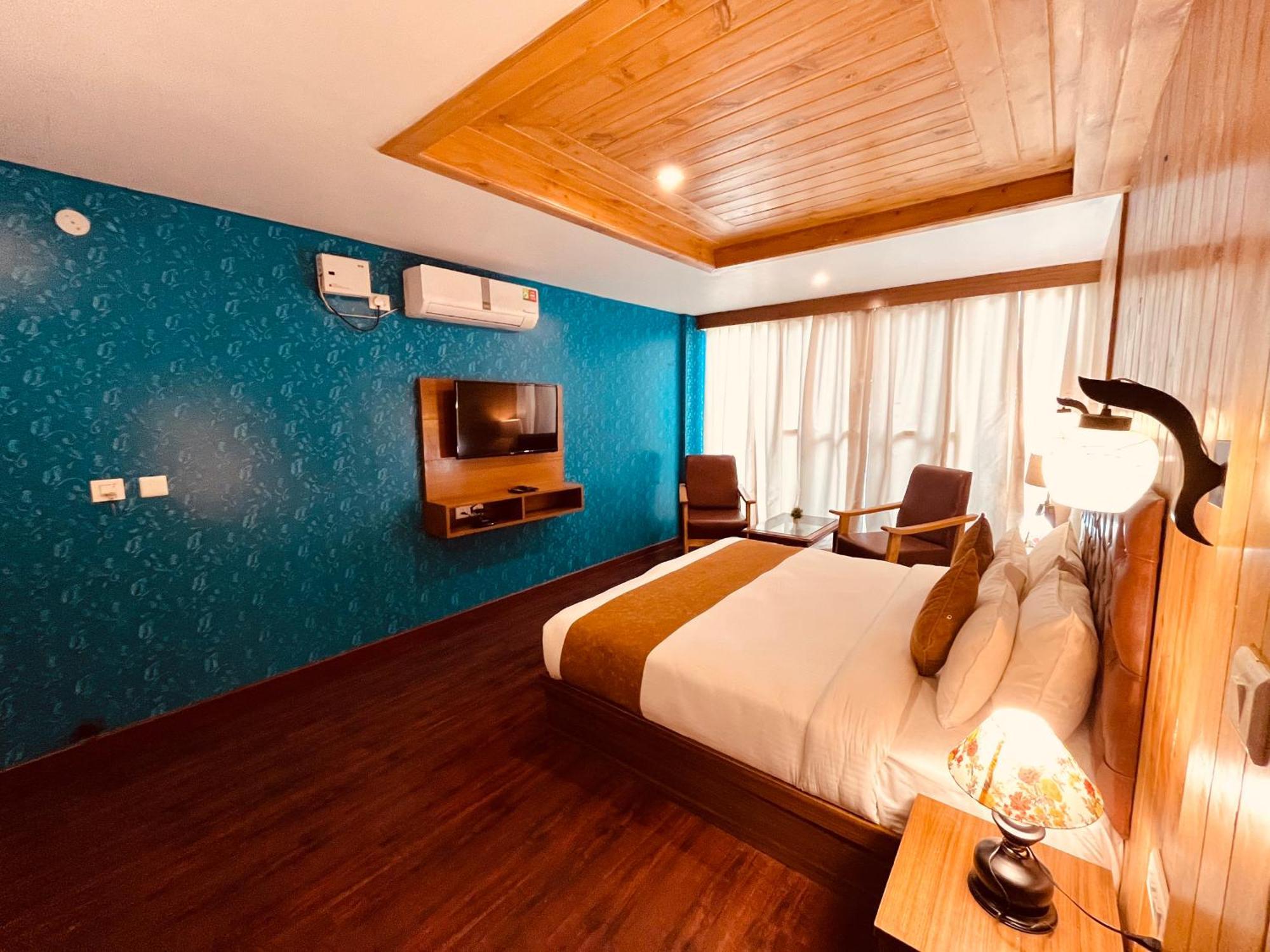 Vista Resort, Manali - ! Near Mall Road !! Hot & Cold Ac Rooms !! Best Selling !! Big Parking !! Luxury Collection !! Open Terrace !! Lift !! Playing Zone !! Property Of The Year ! 外观 照片