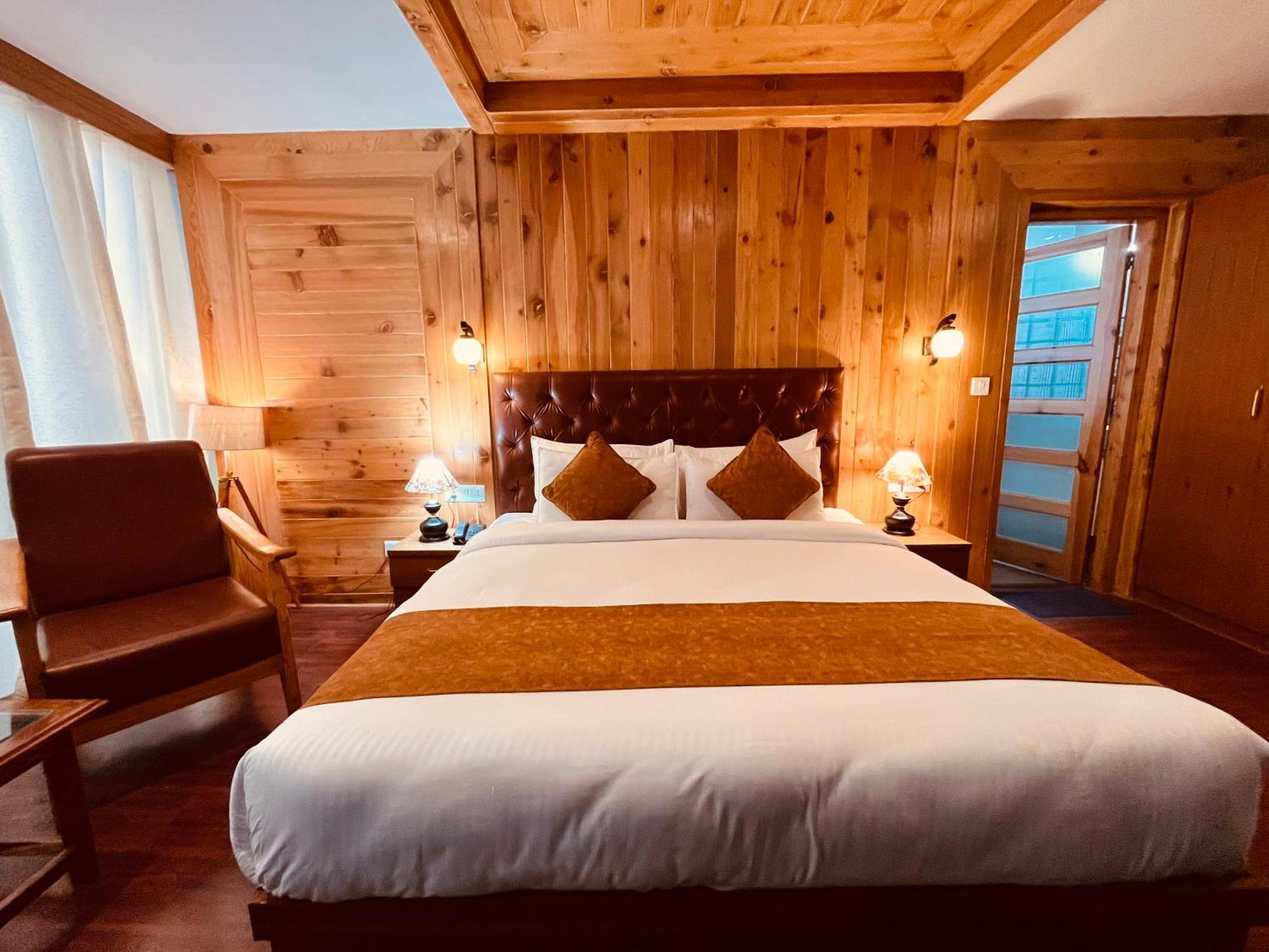 Vista Resort, Manali - ! Near Mall Road !! Hot & Cold Ac Rooms !! Best Selling !! Big Parking !! Luxury Collection !! Open Terrace !! Lift !! Playing Zone !! Property Of The Year ! 外观 照片