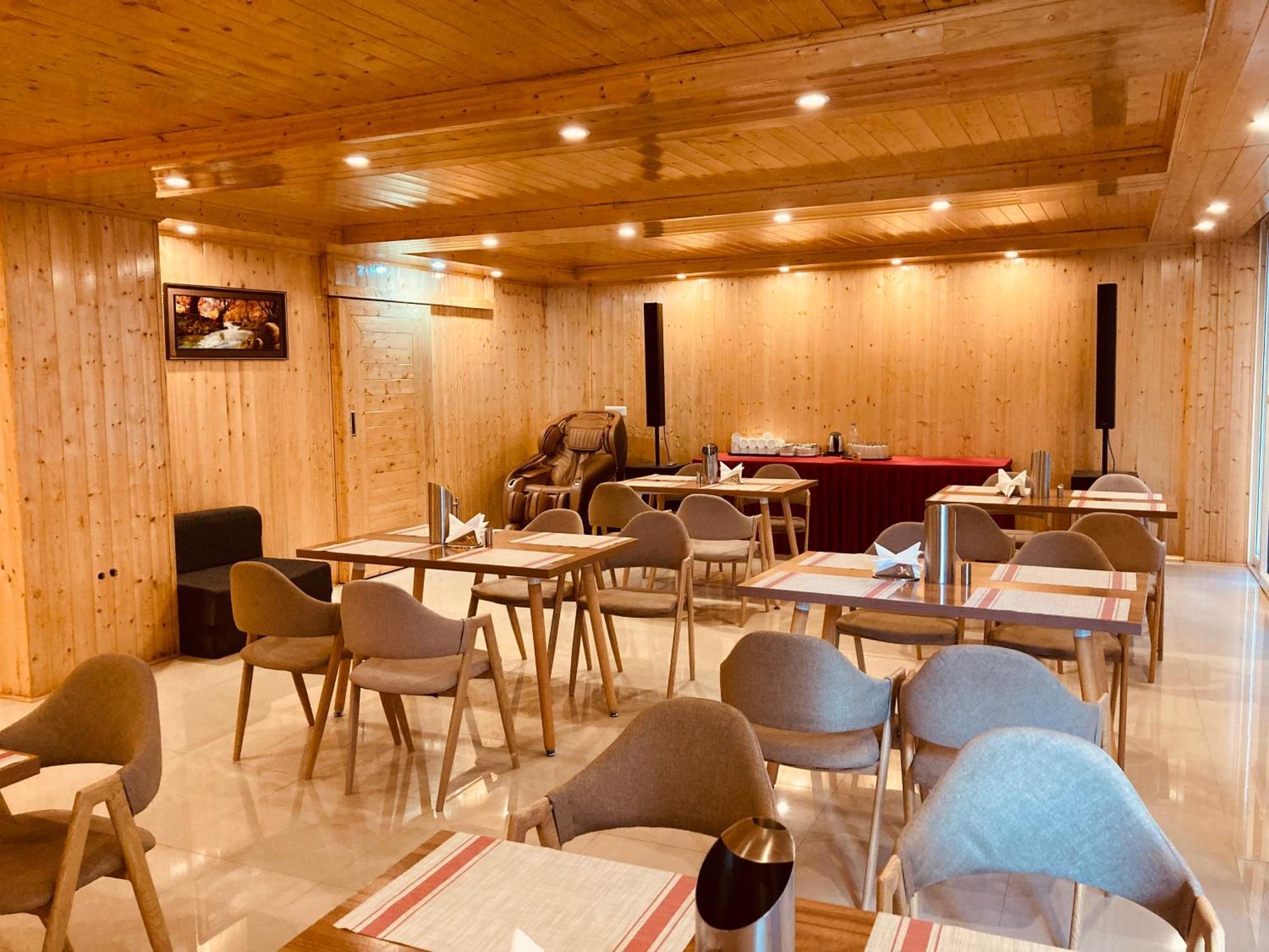 Vista Resort, Manali - ! Near Mall Road !! Hot & Cold Ac Rooms !! Best Selling !! Big Parking !! Luxury Collection !! Open Terrace !! Lift !! Playing Zone !! Property Of The Year ! 外观 照片