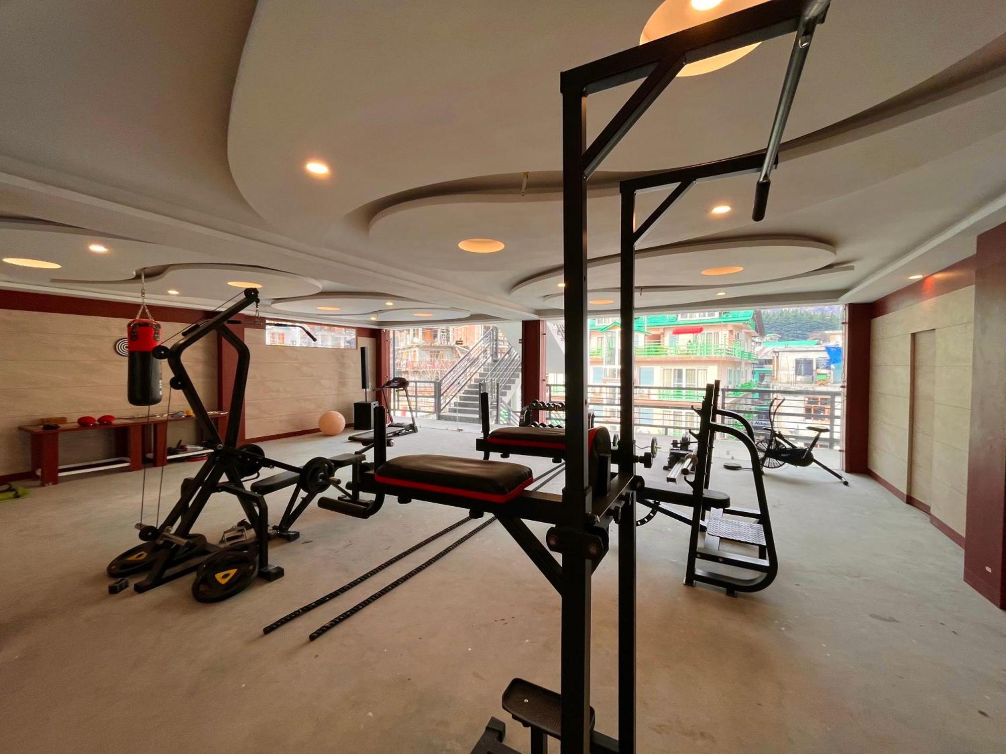 Vista Resort, Manali - ! Near Mall Road !! Hot & Cold Ac Rooms !! Best Selling !! Big Parking !! Luxury Collection !! Open Terrace !! Lift !! Playing Zone !! Property Of The Year ! 外观 照片