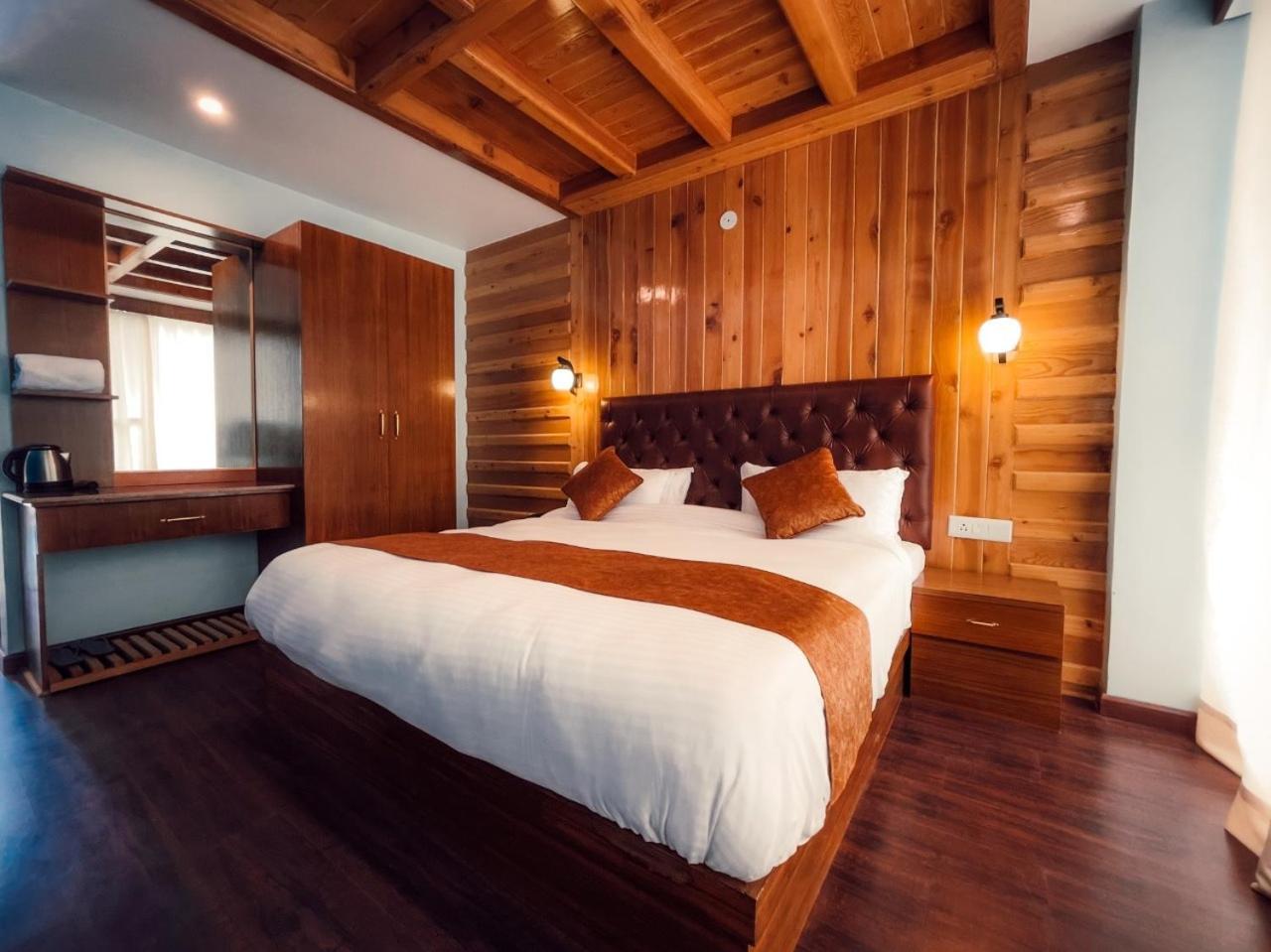 Vista Resort, Manali - ! Near Mall Road !! Hot & Cold Ac Rooms !! Best Selling !! Big Parking !! Luxury Collection !! Open Terrace !! Lift !! Playing Zone !! Property Of The Year ! 外观 照片