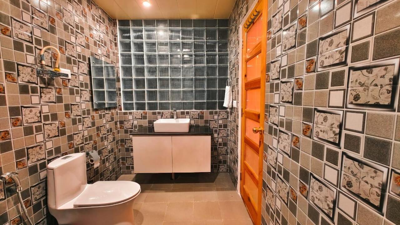 Vista Resort, Manali - ! Near Mall Road !! Hot & Cold Ac Rooms !! Best Selling !! Big Parking !! Luxury Collection !! Open Terrace !! Lift !! Playing Zone !! Property Of The Year ! 外观 照片