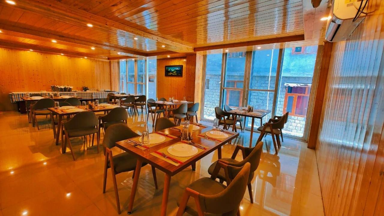 Vista Resort, Manali - ! Near Mall Road !! Hot & Cold Ac Rooms !! Best Selling !! Big Parking !! Luxury Collection !! Open Terrace !! Lift !! Playing Zone !! Property Of The Year ! 外观 照片