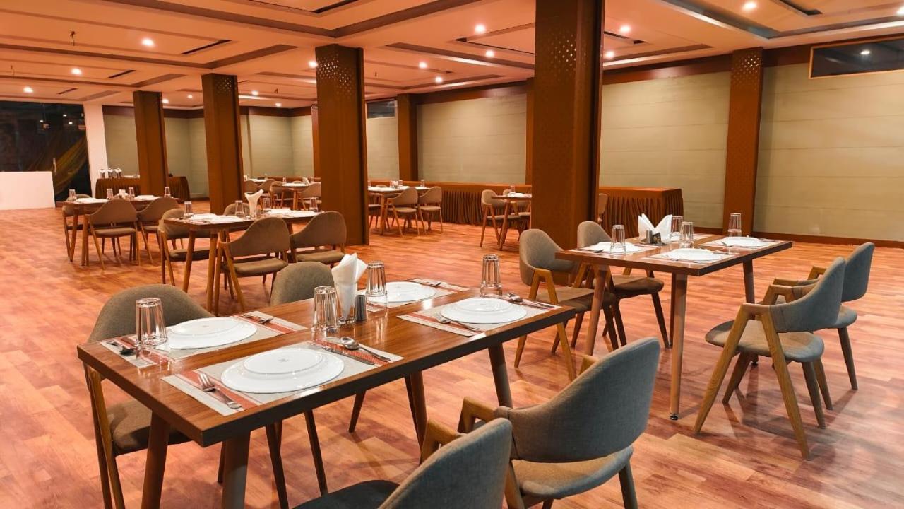 Vista Resort, Manali - ! Near Mall Road !! Hot & Cold Ac Rooms !! Best Selling !! Big Parking !! Luxury Collection !! Open Terrace !! Lift !! Playing Zone !! Property Of The Year ! 外观 照片