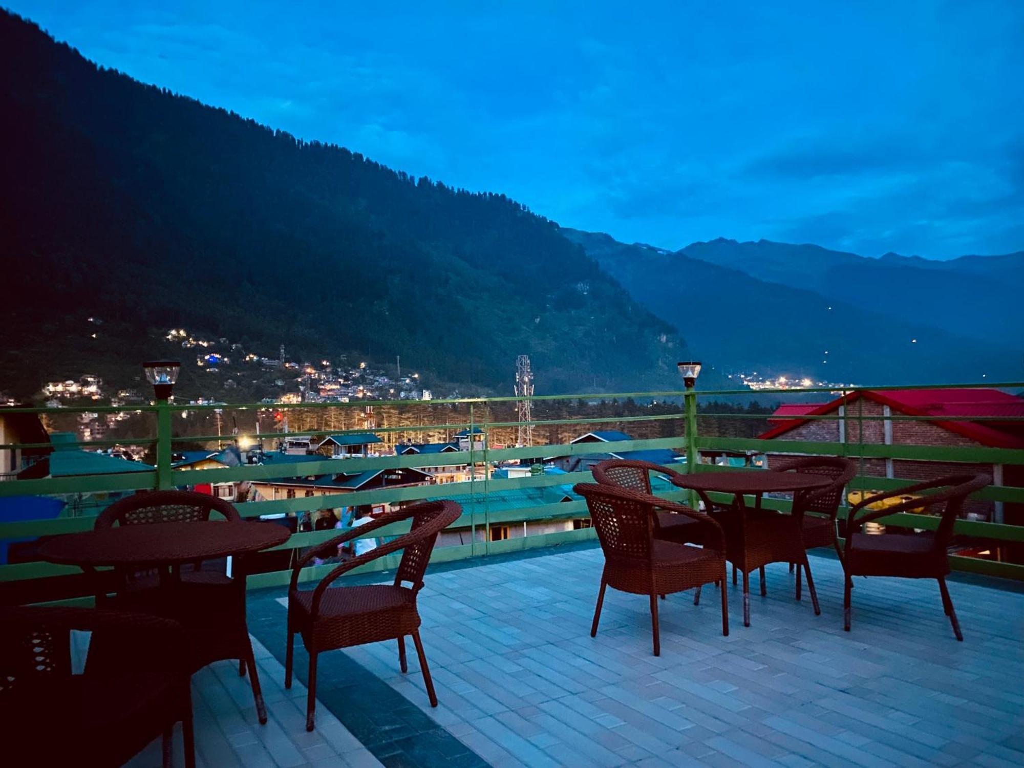 Vista Resort, Manali - ! Near Mall Road !! Hot & Cold Ac Rooms !! Best Selling !! Big Parking !! Luxury Collection !! Open Terrace !! Lift !! Playing Zone !! Property Of The Year ! 外观 照片