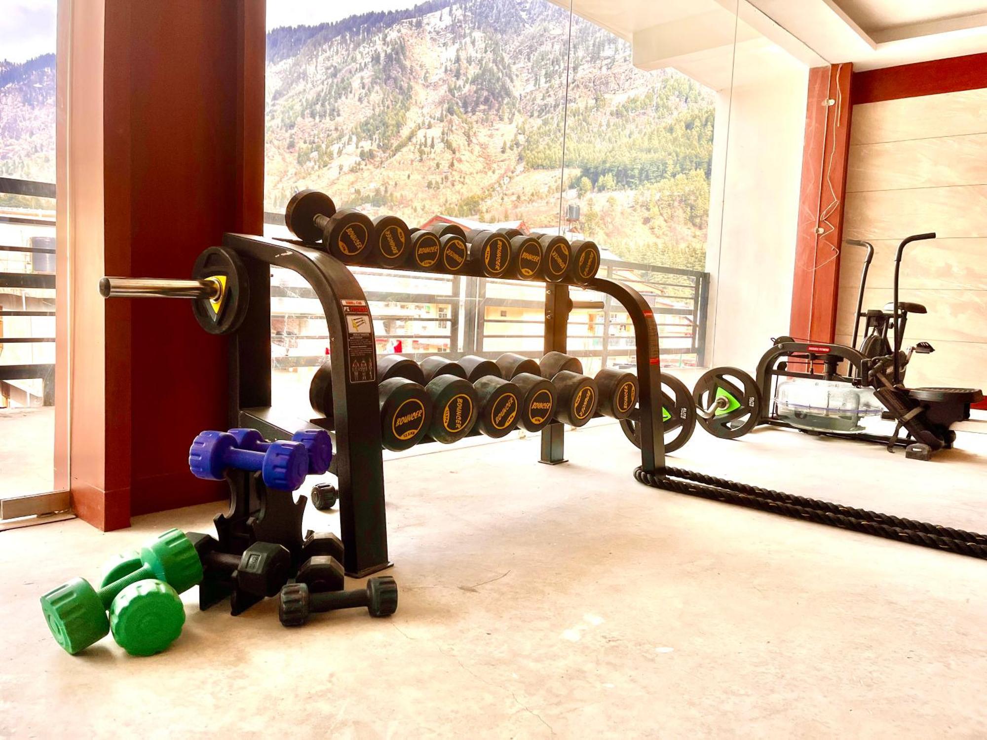 Vista Resort, Manali - ! Near Mall Road !! Hot & Cold Ac Rooms !! Best Selling !! Big Parking !! Luxury Collection !! Open Terrace !! Lift !! Playing Zone !! Property Of The Year ! 外观 照片