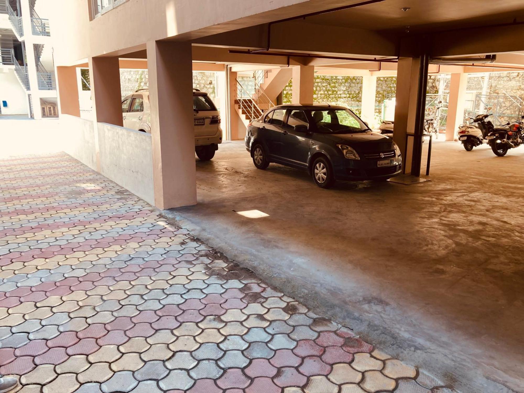 Vista Resort, Manali - ! Near Mall Road !! Hot & Cold Ac Rooms !! Best Selling !! Big Parking !! Luxury Collection !! Open Terrace !! Lift !! Playing Zone !! Property Of The Year ! 外观 照片