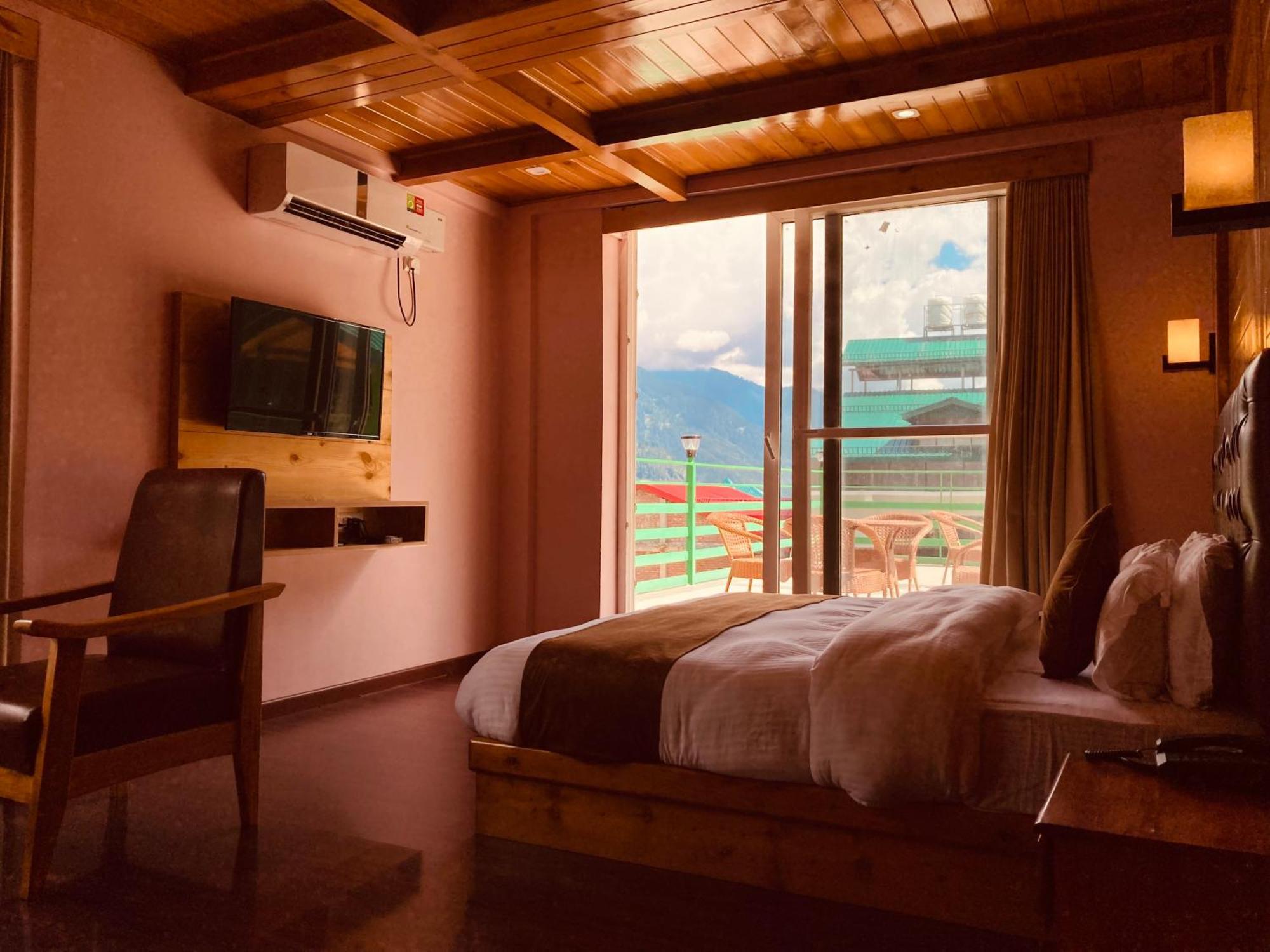 Vista Resort, Manali - ! Near Mall Road !! Hot & Cold Ac Rooms !! Best Selling !! Big Parking !! Luxury Collection !! Open Terrace !! Lift !! Playing Zone !! Property Of The Year ! 外观 照片