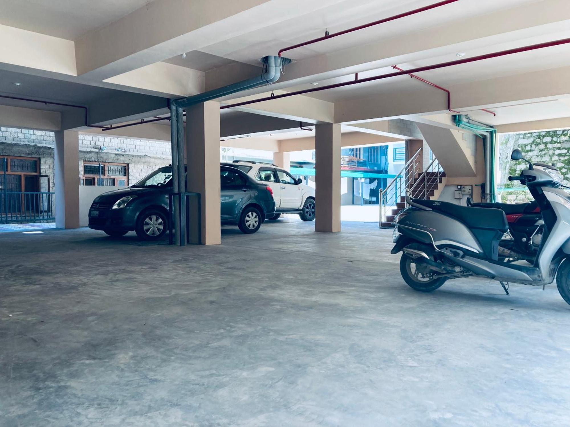 Vista Resort, Manali - ! Near Mall Road !! Hot & Cold Ac Rooms !! Best Selling !! Big Parking !! Luxury Collection !! Open Terrace !! Lift !! Playing Zone !! Property Of The Year ! 外观 照片